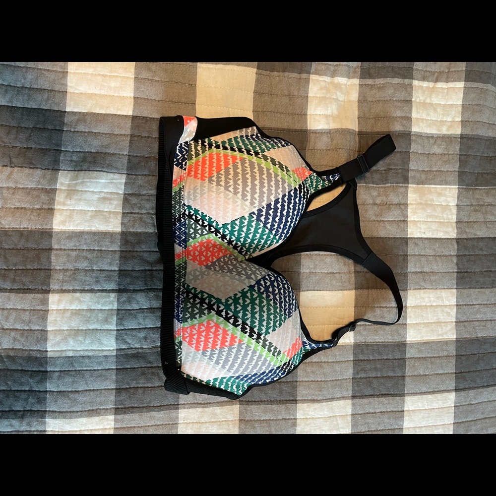 36D Victoria’s Secret Sports Bra
